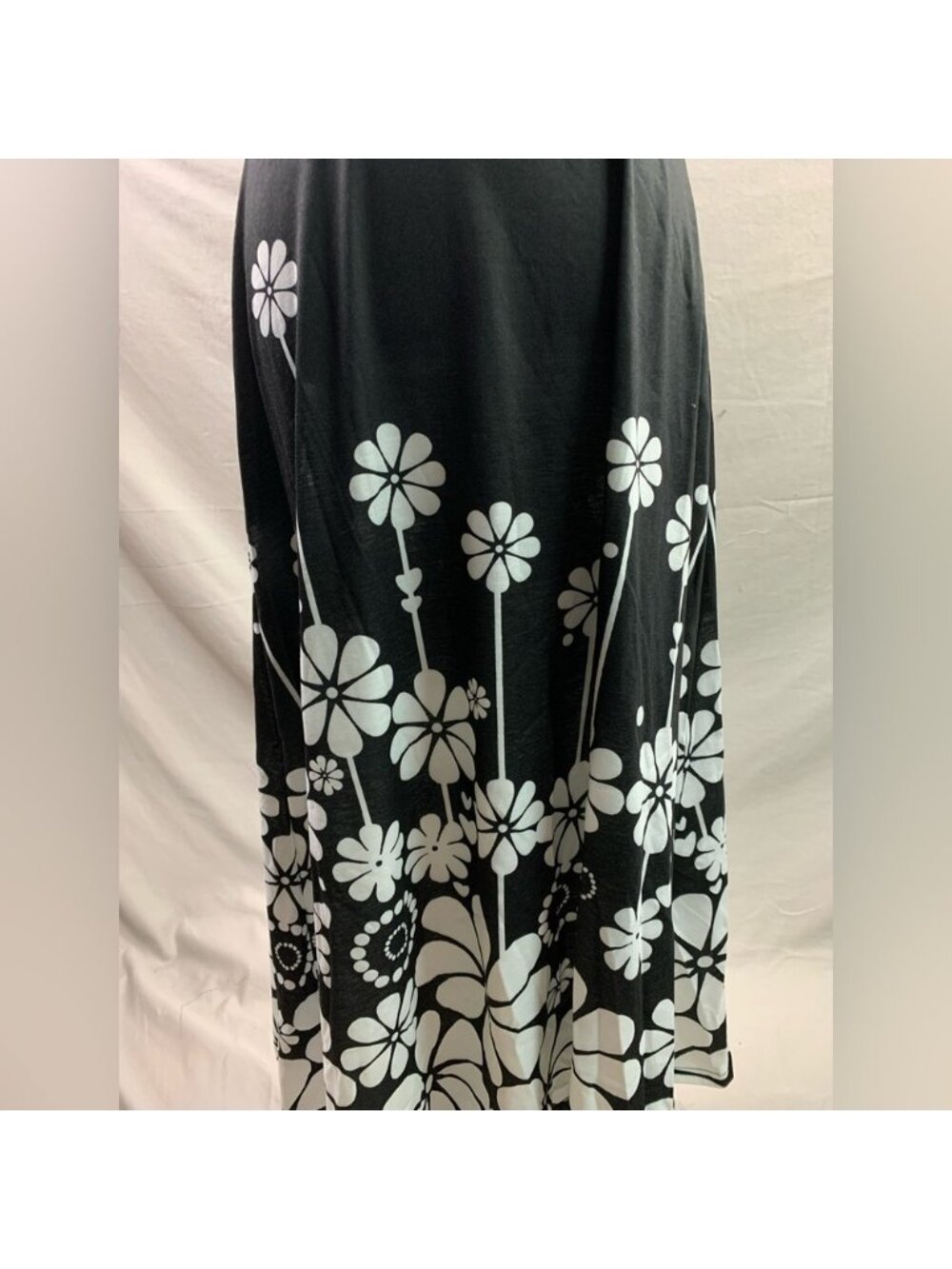 Black/White Floral Print Cami Dress - Picture 8 of 10